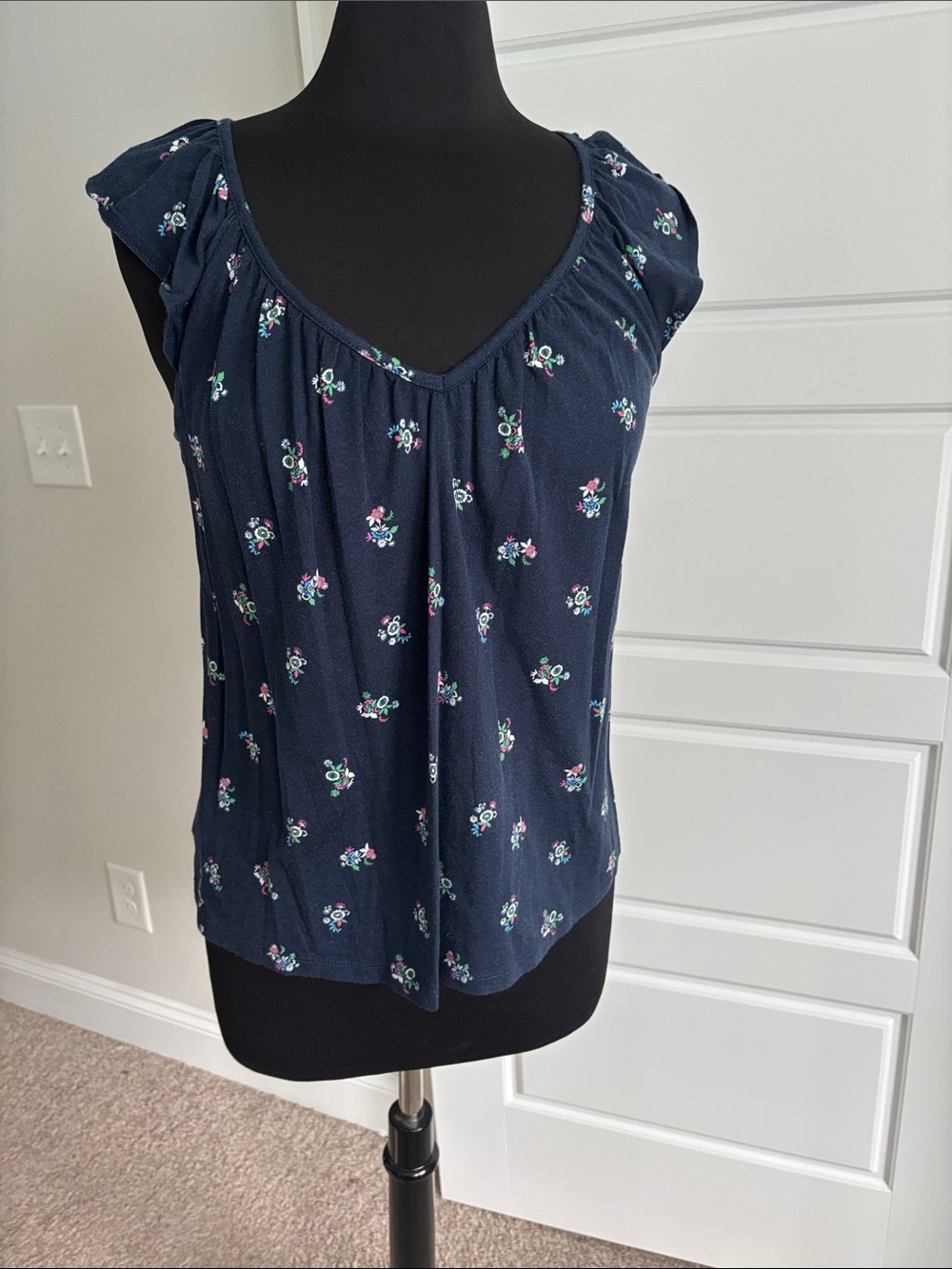 LOFT Navy Floral V-Neck top